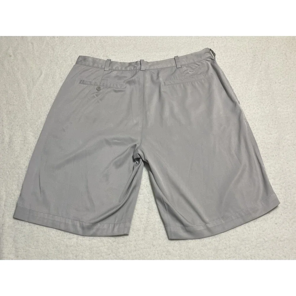 Nike Shorts Mens Size 35 x 11 Golf Tan Beige Stretch Flat Front Logo
